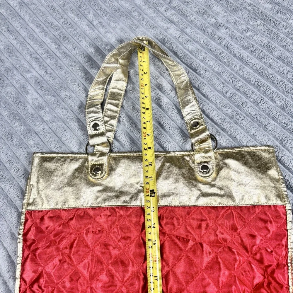 Women's red quilted tote bag with gold trim trimming‎